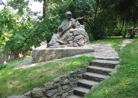 Image - Chyhyryn: the kobzar monument.